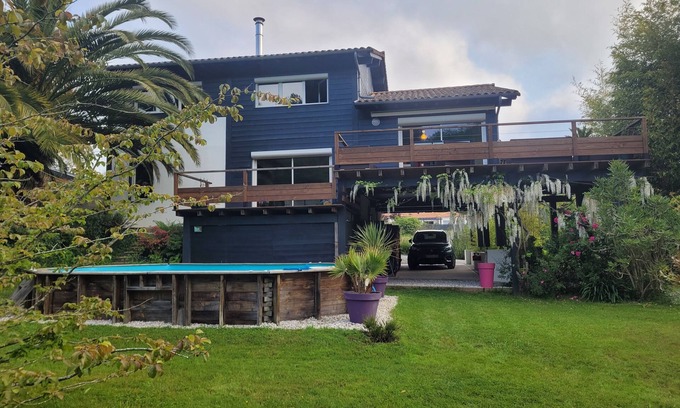 Tarnos House | Wood house with forest view near Biarritz, Hossegor, Bayonne and Spain
