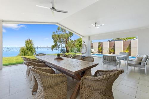 Yarrawonga House | Woodbine Waters Lakehouse