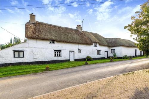 Colyton House | Woodbridge Farm