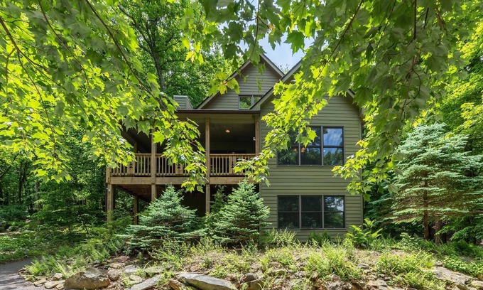 Deer Springs House | Wooded Mtn. Retreat with Wintergreen Advantage