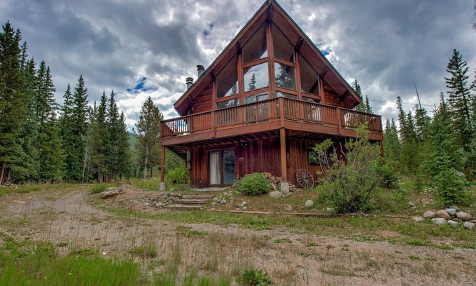 Valley of the Blue Cabin | Wooded Retreat - just 10 minutes from Main Street! Game Room & Large Deck