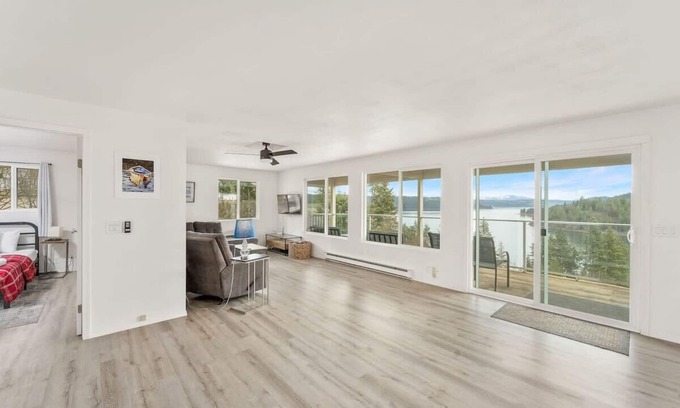 Worley House | Woodland Escape | Modern home with private slip