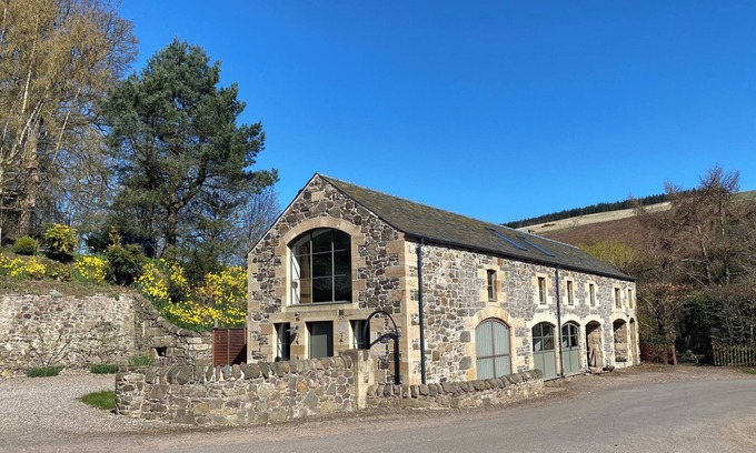 Newburgh House | Woodmill Arches-1 Bed Barn-Sleeps 2-Parking