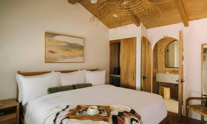 Laguna Beach Hotel | Woods Cove Hotel Laguna Beach, Sonder by Marriott Bonvoy