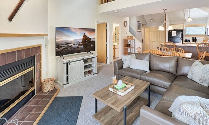 Killington Condo | Woods Resort Village 10 Cozy Killington Escape –1BR + Loft, Fireplace, Pool & Hot Tub Access