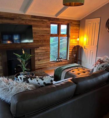 Weybourne Ski Chalet | Woodside Lodge, Weybourne, Holt