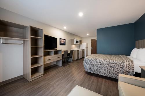 East Lansing Hotel | WoodSpring Suites East Lansing - University Area