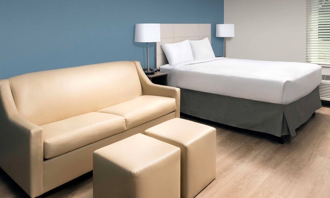 Wilmington Hotel | Woodspring Suites Wilmington Riverfront