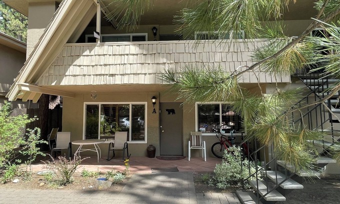 Rancho Bijou Condo | Woodsy Tahoe Retreat