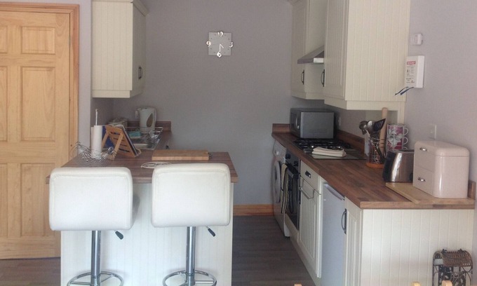 Cutthorpe House | Woodview lodge beautiful walks from door pet friendly level access through out