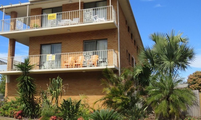 South West Rocks Apartment | WOODY WONDER UNIT 1 - PARK VIEWS WITH AIRCONDITIONING