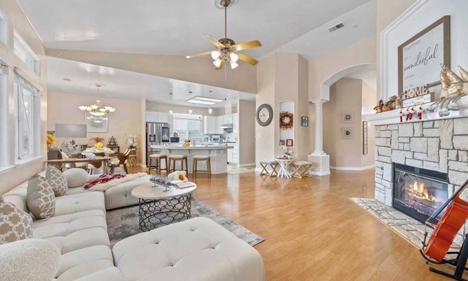 Greenacres House | Work & Play Haven: Pet-Friendly|Garage Available|Huge Yard|Month-to-Month #41913