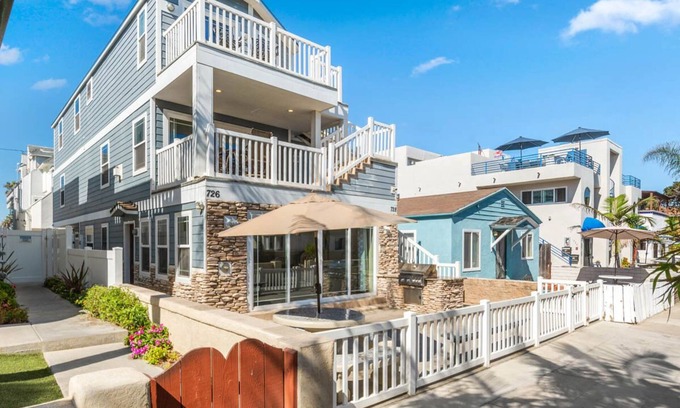 South Mission Beach House | WOW…6BR ! S. Mission Beach AC 4 Houses to beach Pet friendly