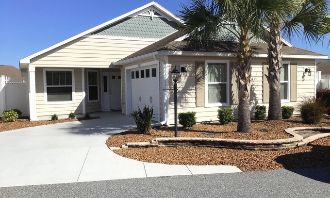 Lake Sumter Landing Villa | WOW! LOCATION! FUN! Includes HOT TUB, Gas Golf Cart, BBQ, & WIFI