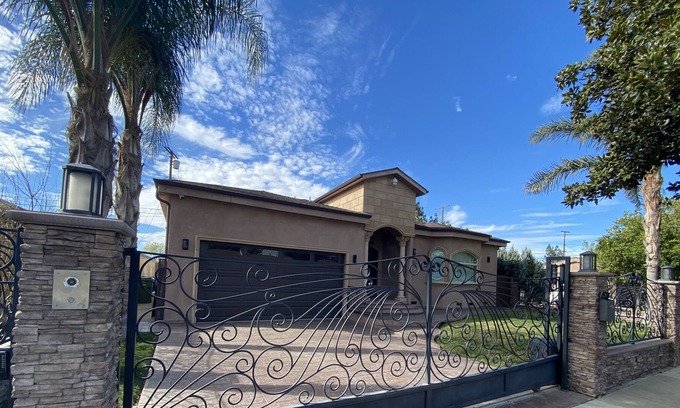 Lake Balboa House | WOW.!! Stunning 3 Bedroom Luxury Lake Balboa Home.