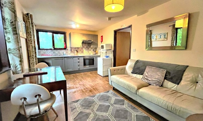 Llanybri House | Wren 8-Hot Tub-Woodland Lodges-St Clears-Carmarthen-Tenby