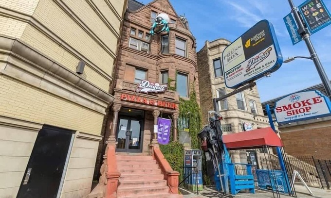 Lakeview Apartment | Wrigleyville Getaway