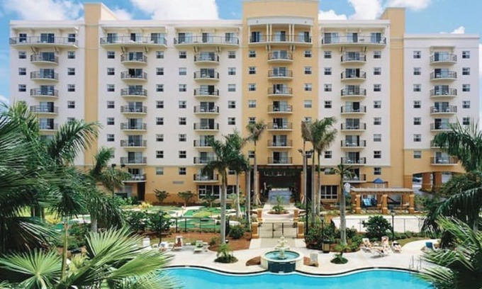 Survey Creek Condo | Wyndham Palm-Aire Resort Studio with Full Kitchen and Family-Friendly Amenities