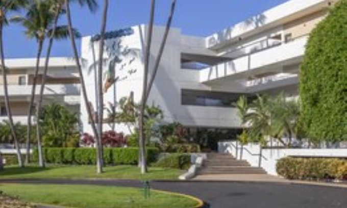 Kailua-Kona Condo | Wyndham Royal Sea Cliff- Beautiful 2 bedroom suite. Relax in paradise!