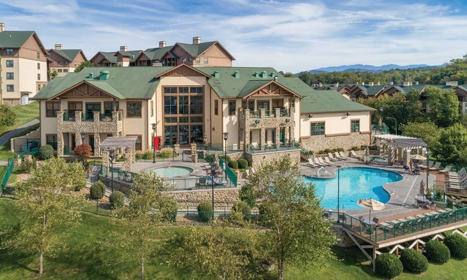 Sevierville Resort | Wyndham Smoky Mountains 2 Bedroom Unit Sleeps 8