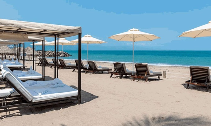 Las Glorias Resort | Xmas, New Year, Presidential Suite At The Ocean Front Buganvilias Resort
