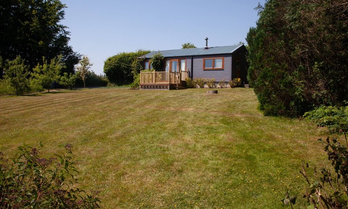 Tan-y-groes Cottage | Y CABAN GLAS, pet friendly, character holiday cottage in Brynhoffnant