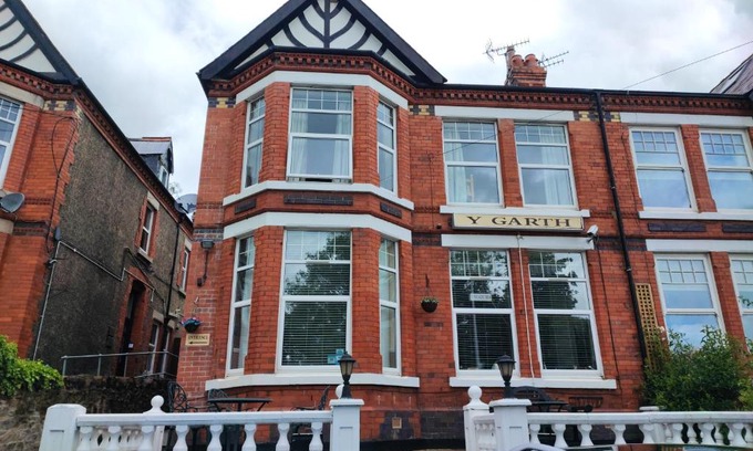 Bangor Bed & Breakfast | Y Garth Guesthouse