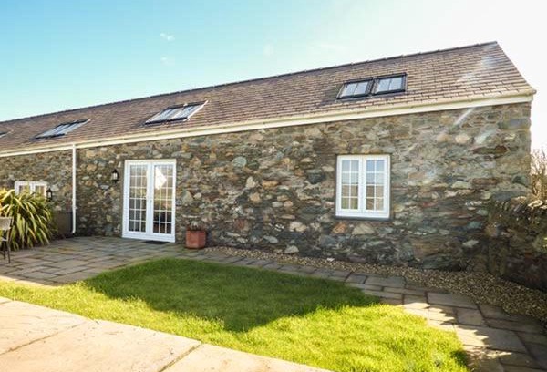 Holyhead House | Y Wennol