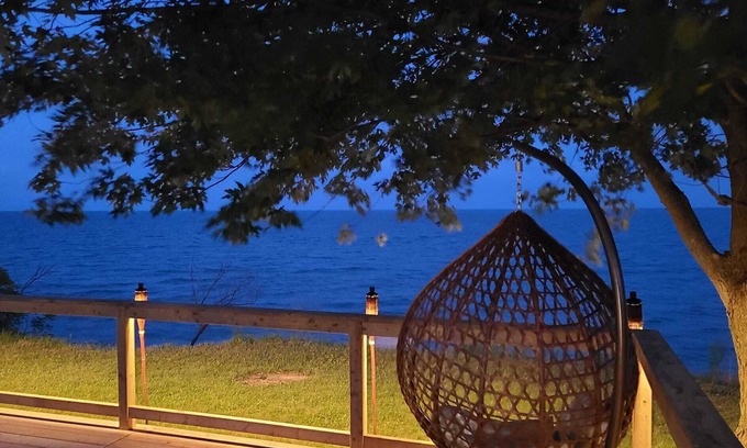 Romney Cottage | YAARI - WaterFront Cozy Cottage!