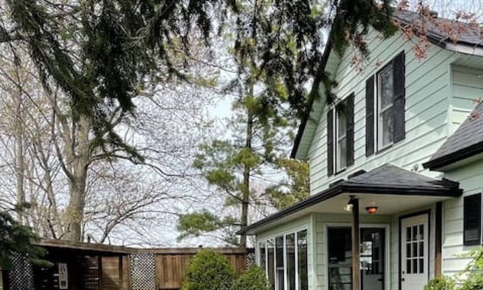 Leamington House | Ye Olde Farmhouse - Nature's True Beauty!