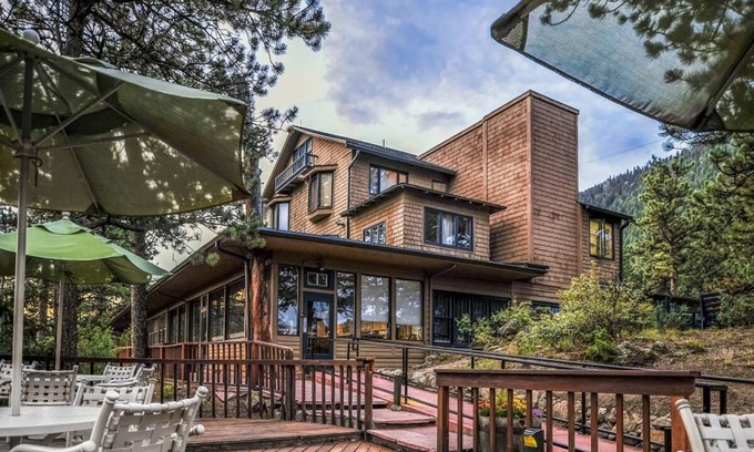 Estes Park Apartment | Year-Round Fun! near Hike the National Park, Golf, Riverwalk Shops