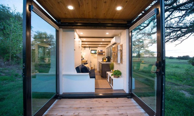 Waco Apartment | Yellow Blue Elegant Container Tiny House