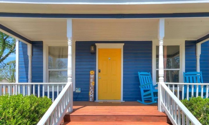 Guthrie House | Yellow Door Cozy Cottage