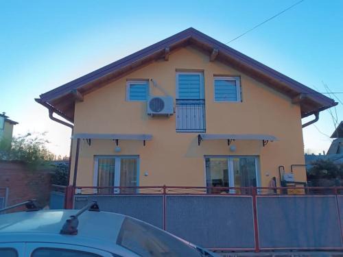 Novi Sad Apartment | Yellow Palace (FREE parking)
