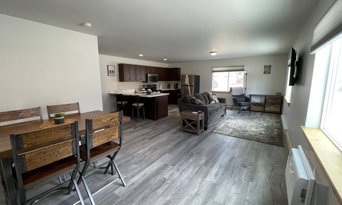 Gardiner Apartment | Yellowstone Retreat Rentals UB: two blocks from Yellowstone!