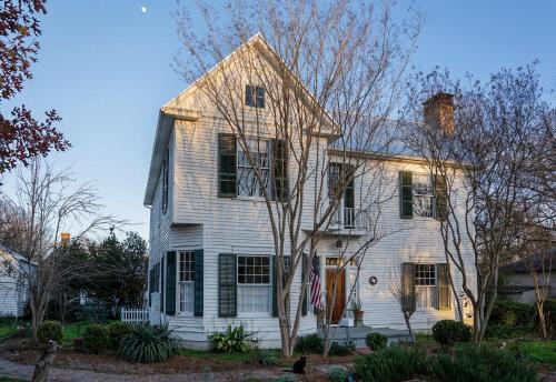 Bastrop House | Yerba at Bastrop