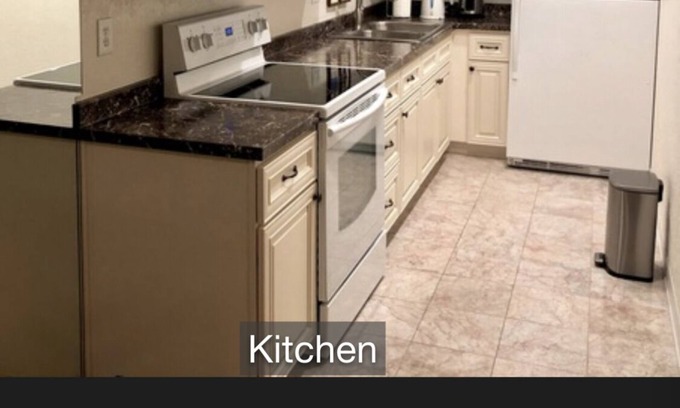 Racquet Club West Condo | Yesyka’s Place Palms