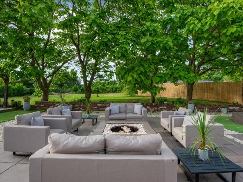 Charing House | Yew Tree Farm