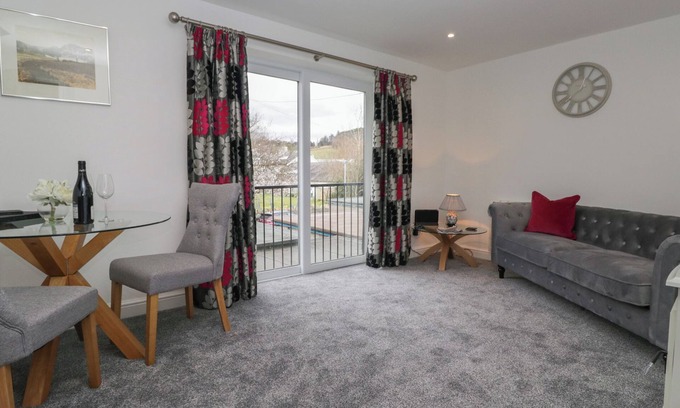 Coniston Cottage | YEWDALE VIEW APARTMENT, pet friendly, with a garden in Coniston