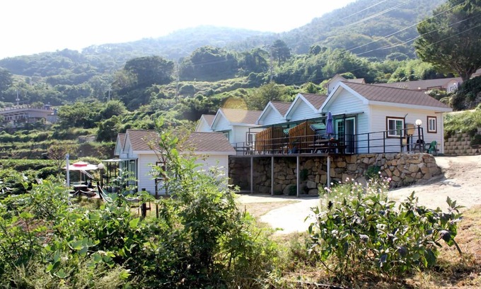 Tongyeong Condo | Yokjido Solguji Pension