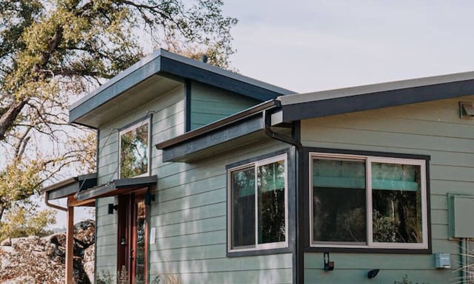 Mariposa House | Yosemite Area Gem. Private, Thoughtfully Designed Guesthouse for Couples