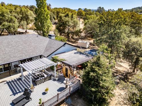 Mariposa House | Yosemite Luxe Family Lodge - Spa, Theater, Sauna, EV, Game Room, Poker Table