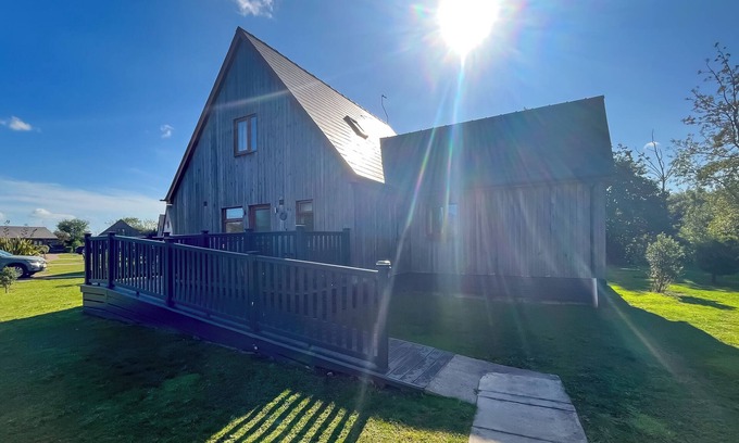 Brigg Cottage | You’ll love the generous space, perfect for large groups.