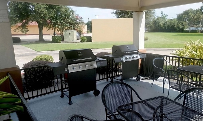 Nassau Bay Resort | Your Adventure Awaits! Pet-Friendly Property Near NASA Johnson Space Center!