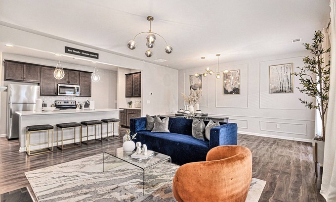 Church Street House | Your Family Vacation Destination W/2 Car Garage- Sleeps 7 Near Airport!