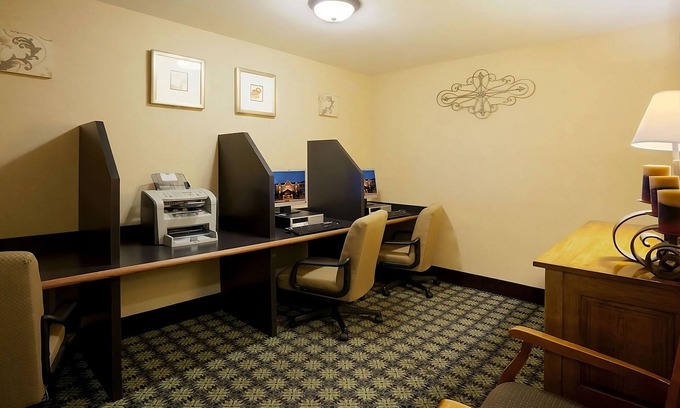 Vance Jackson Apartment | Your Gateway to San Antonio's Charms! Spacious Suite with Full Kitchen! Pool!