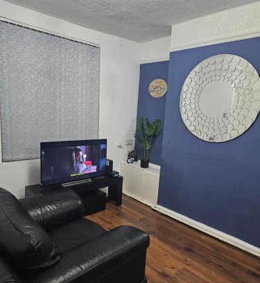 Liverpool Apartment | Your Happy Place-2 Bedroom House