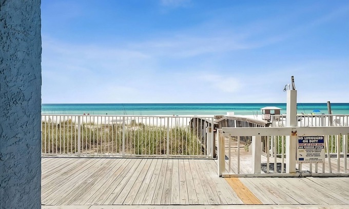 Fort Bay House | Your Home Away From Home! Gulf View, Free Parking, Direct Access to Beach