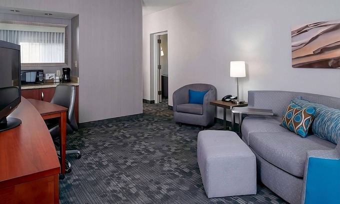 Waldron Hotel | Your Home Away From Home! Pet-Friendly Property in Kansas City!