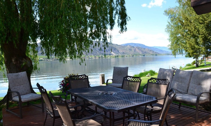 Oroville House | YOUR INVITED To PLAY & RELAX On THE LAKE Warm Weather & Beautiful Sunsets